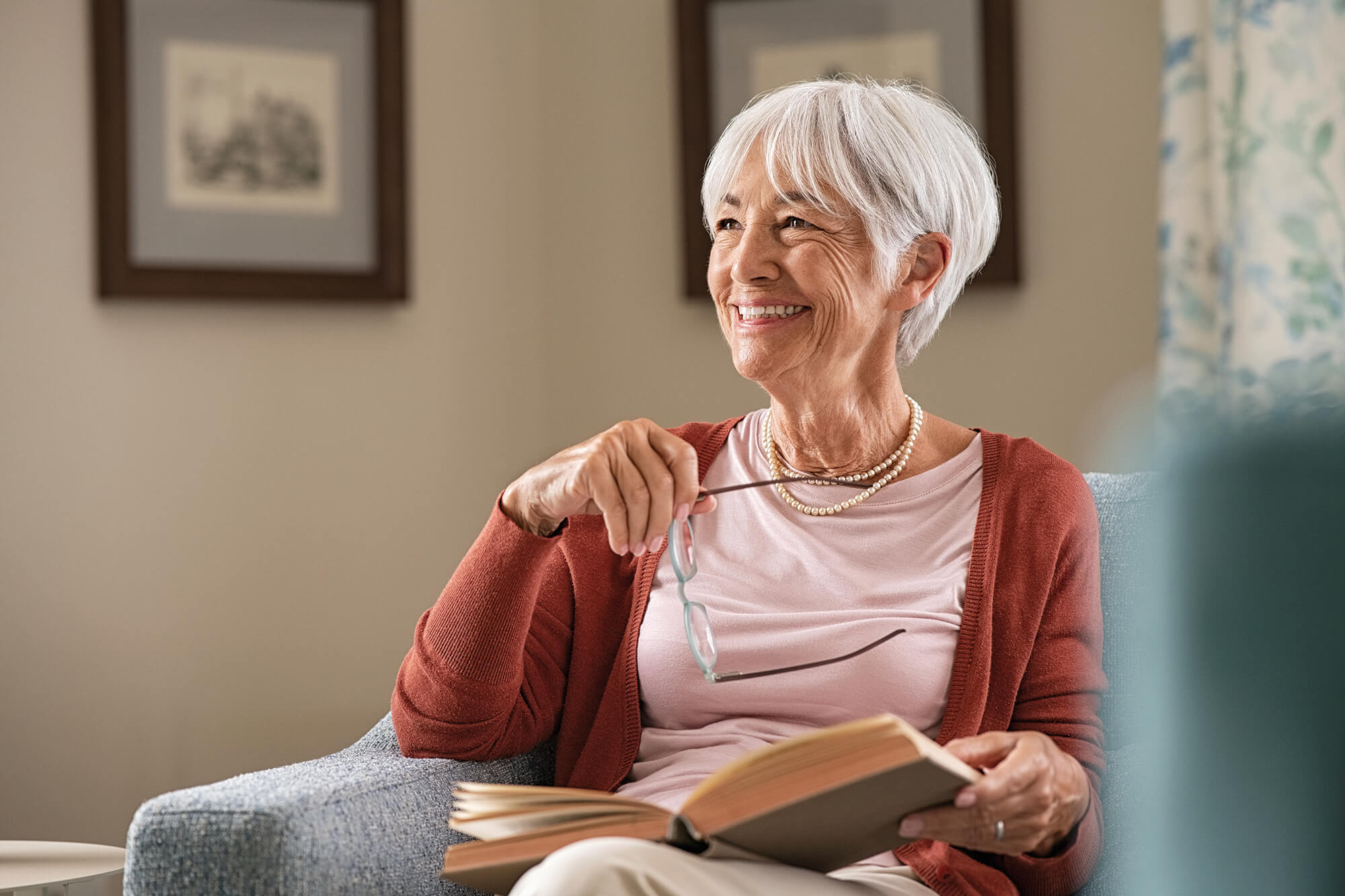 woman elder age elder home