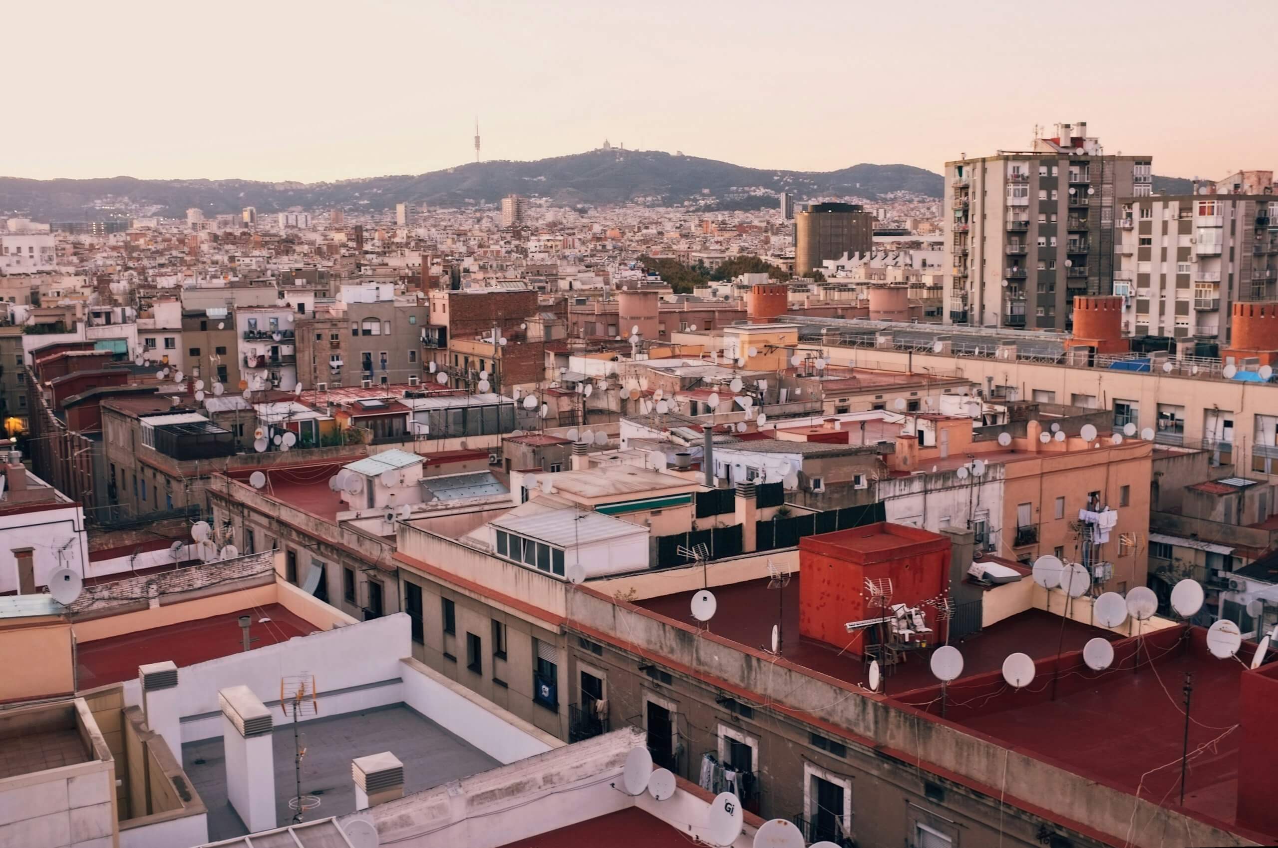 Antes de transformar tu edificio: Aspectos legales y fiscales que todo propietario debe evaluar